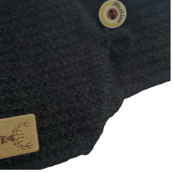 NEW!! Cashmere fingerless gloves w/ button (convertible to mittens) - Picture 3 of 13